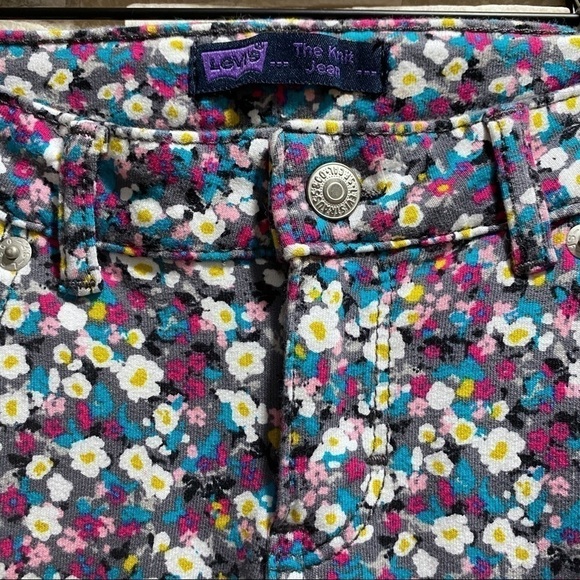 LEVI’S Floral Girl’s “The Knit Jean” - Picture 4 of 15